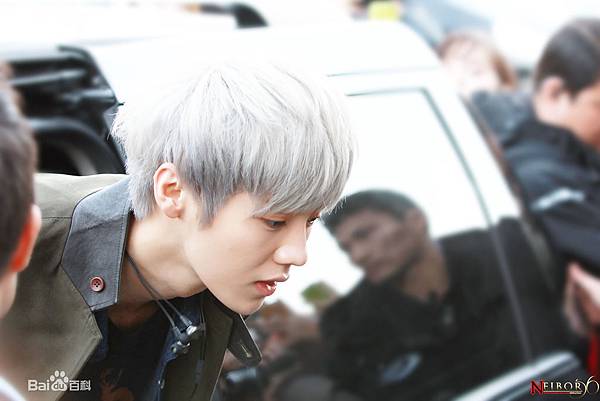 EXO LuHan (3).jpg