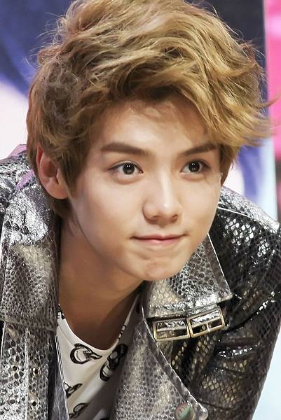 EXO LuHan (20).jpg