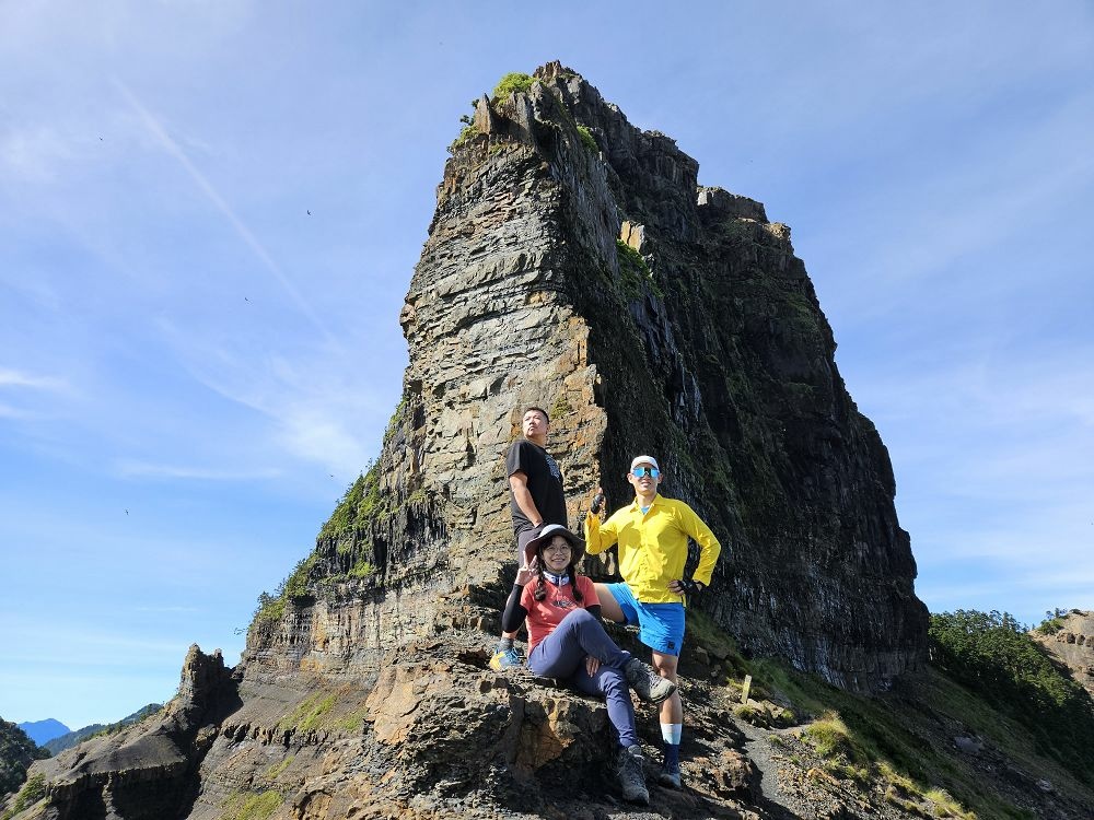 超美大小霸尖山