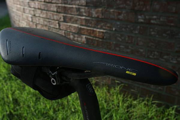 2014-Scott-Addict-SL-Fizik-Arione-00.jpg