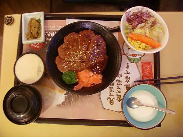 定食8-牛肉飯