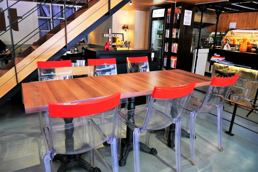 台北內湖咖啡廳- 融入IT人精神的美式設計風格咖啡廳☞IT Cafe' (內湖店)