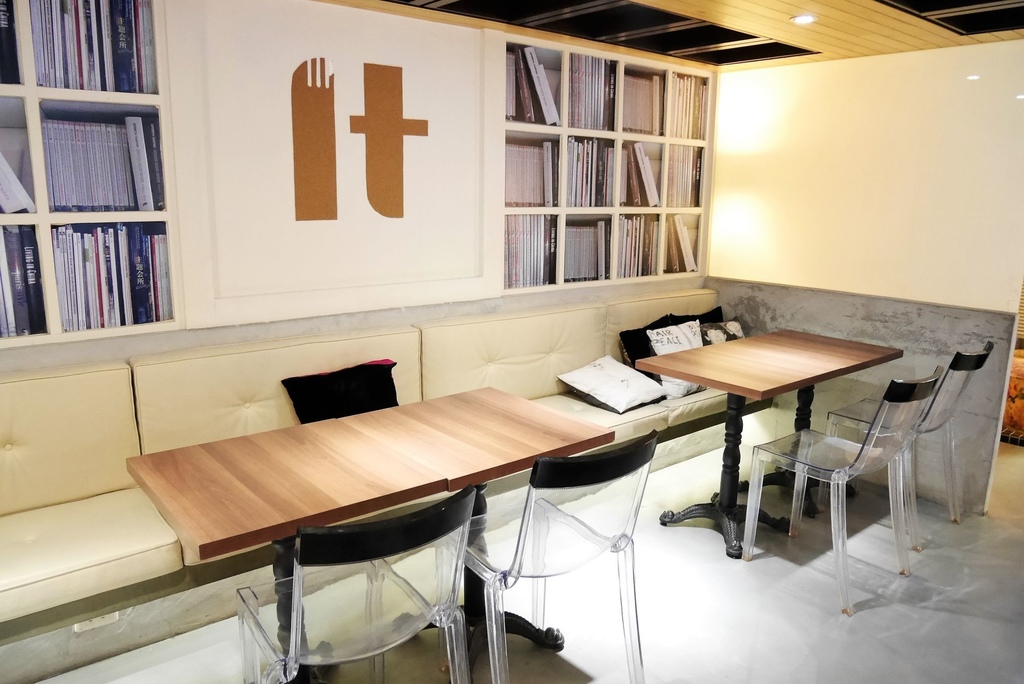 台北內湖咖啡廳- 融入IT人精神的美式設計風格咖啡廳☞IT Cafe' (內湖店)