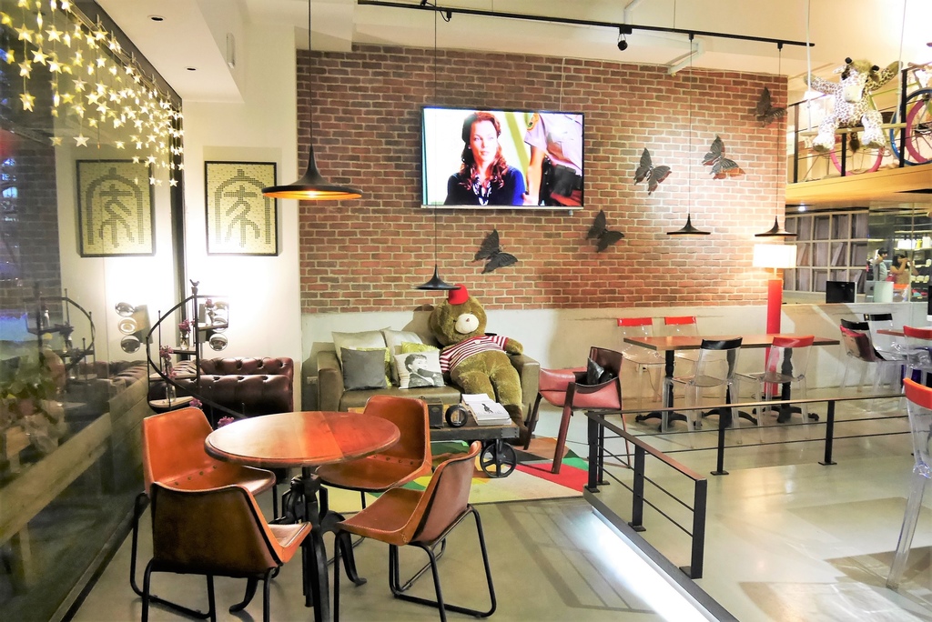 台北內湖咖啡廳- 融入IT人精神的美式設計風格咖啡廳☞IT Cafe' (內湖店)