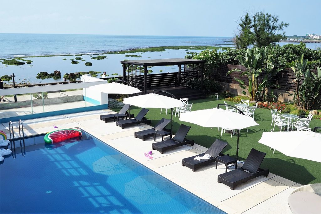 【新北三芝 | 景觀咖啡廳】坐擁湛藍大海與泳池庭園的白色Villa☀欣藍舍Blue Villa (原名藍舍) @ Maggie的吃喝玩樂地圖* :: 痞客邦 ::