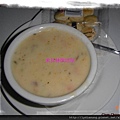 1225068773-clam chowder.jpg