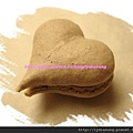 1674528914-Heart Macaron.jpg