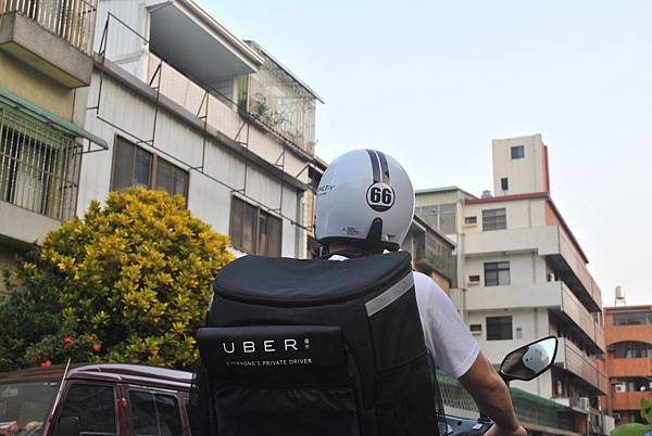 Uber Taiwan 又出招了，這次推出樂聚UberXL，