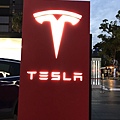 Uber Tesla_170418_0007.jpg