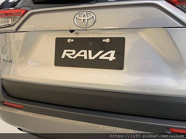 RAV 4.jpg