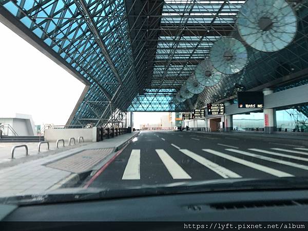 LINE_ALBUM_Uber 桃園機場 第二航站接機_221201_4_0.jpg