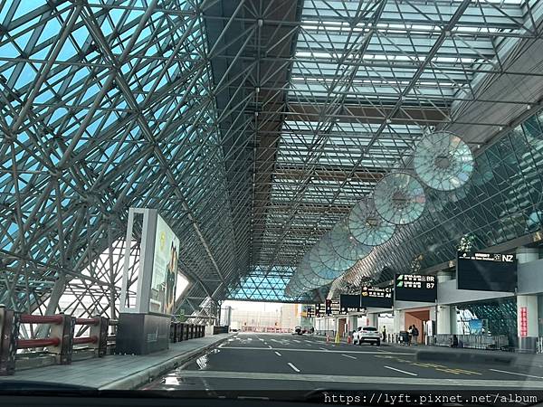 LINE_ALBUM_Uber 桃園機場 第二航站接機_221201_7.jpg