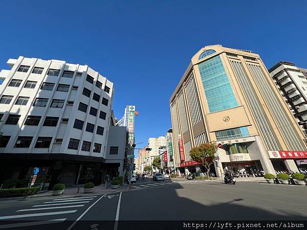 UBER TAXI 優步小黃高雄街景  UberTaxi (15).jpg