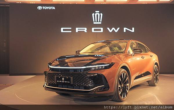 UBER 皇冠大車隊 CROWN.jpg