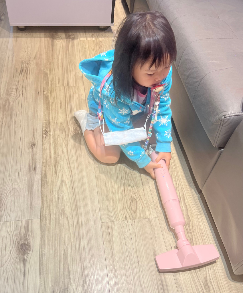 IMG_0043.JPG 無線手持吸塵器推薦~【SANSUI山水 輕淨吸迷你無線吸塵器】塵螨機/居家車用清潔/露營收帳 一機搞定