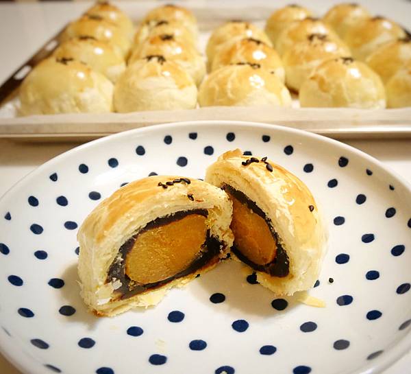 第一次做蛋黃酥就上手 手把手教學 關於下廚這一條不歸路 痞客邦