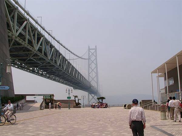 世界上最長的跨海吊橋－明石海峽大橋