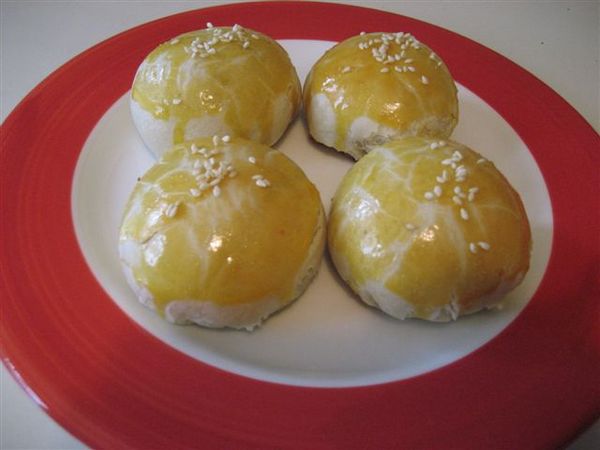 Egg Yolk pastry 002.jpg