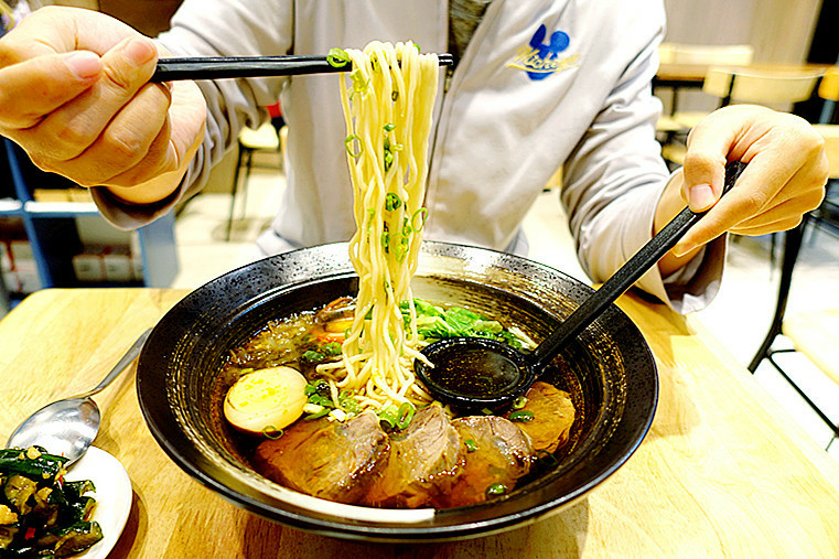 台中美食｜台中北屯｜北屯美食｜牛喝湯｜軟骨飯｜牛肉麵