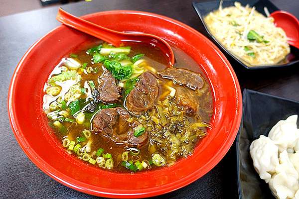 溪湖美食｜彰化小吃｜小黑人牛肉麵｜近溪湖糖廠