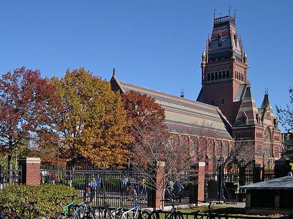 Harvard_college_-_annenberg_hall.jpg