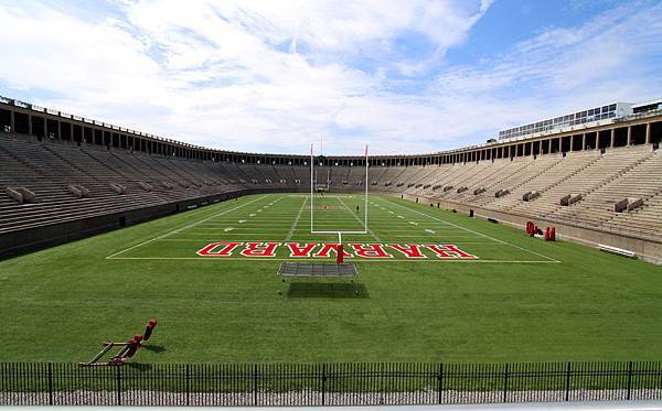 Harvard_stadium_2009h.JPG