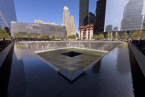 New_York_-_National_September_11_Memorial_South_Pool_-_April_2012_-_9693C.jpg