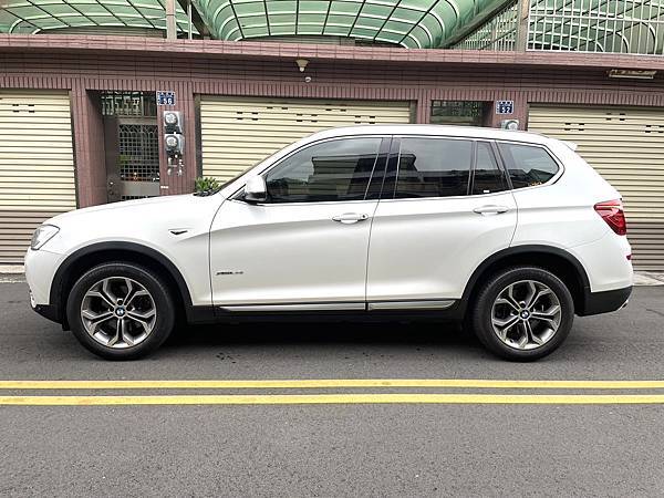 售2016年式白色總代理BMW 小改款F25 X3 XDRI