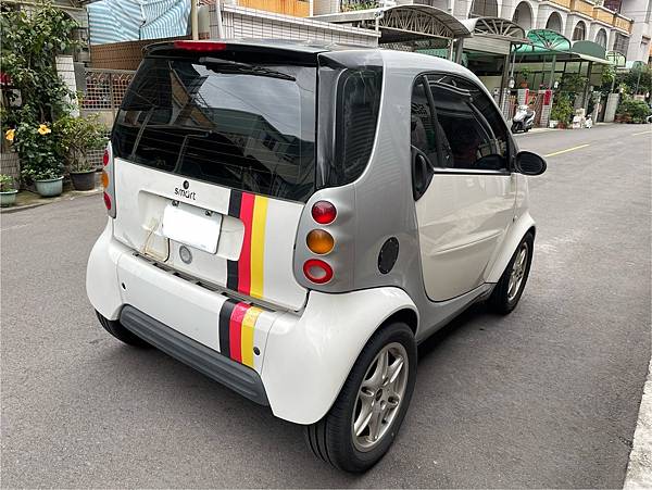 售白色 smart 0.6 透明賣車. 透明無價!