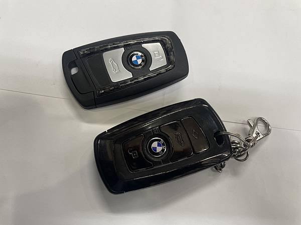 售2015年式自信紅總代理BMW F20 116i 1.6透