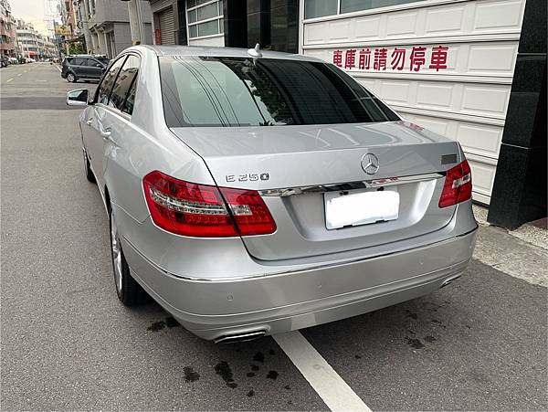 2013年領牌銀色賓士總代理W212 E250 1.8 Av