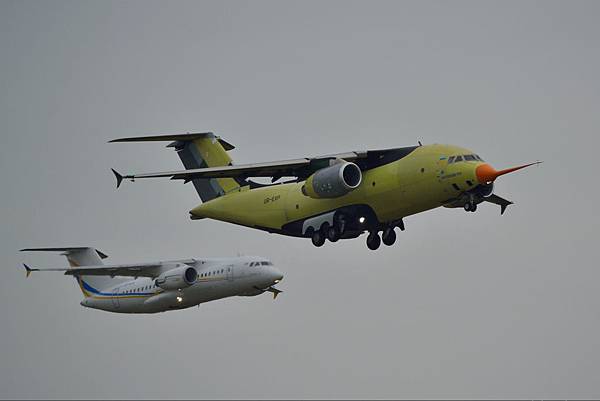 Antonov_An-178_prototype_in_flight