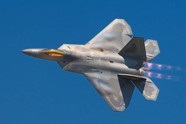 Lockheed_Martin_F-22A_Raptor_JSOH