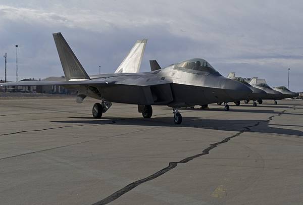 Lockheed Martin F-22 Raptor twin-engine fifth-generation supermaneuverable fighter aircraft stealth technology United States Air Force A B C D (4)