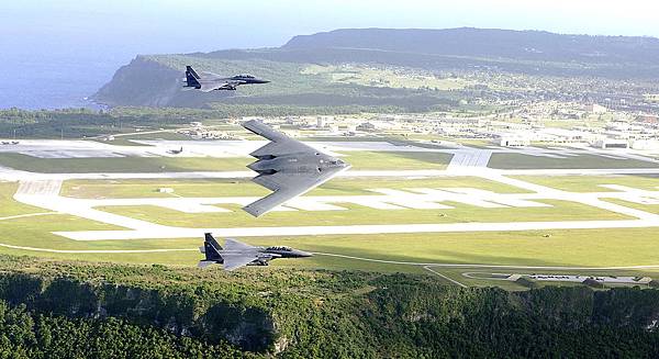 AIR_B-2_and_F-15s_Guam_lg