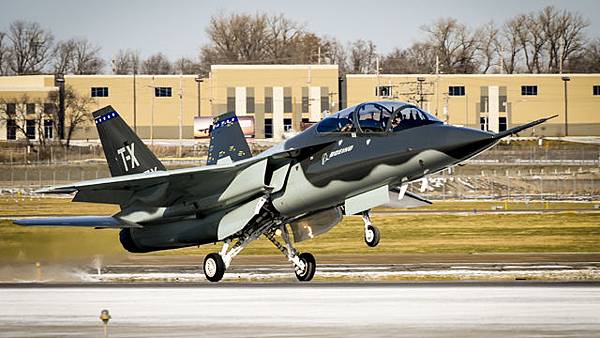 3676-boeing-saab-t-x-jet-trainer-takes-off