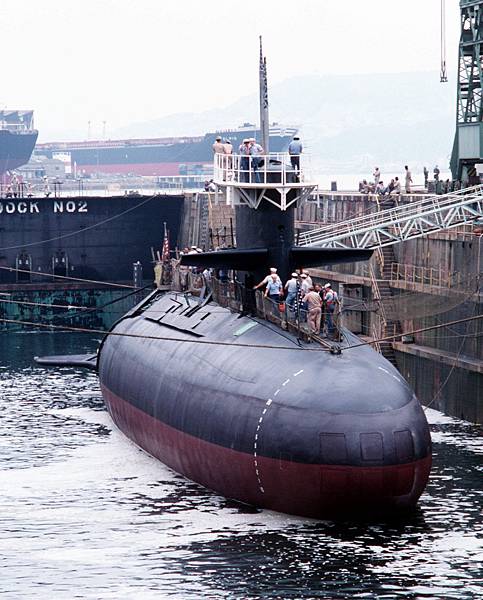 USS_Barbel_(SS-580)_dock USS_Barbel_(SS-580)_dock