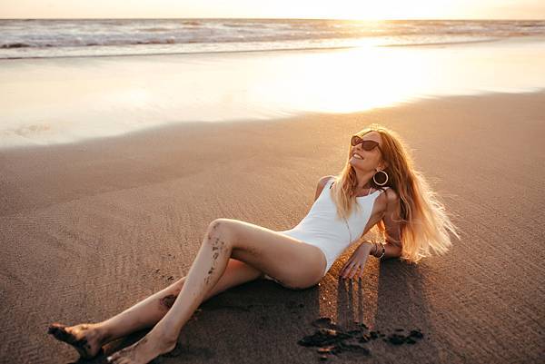positive-european-woman-stylish-swimsuit-lying-sand-looking-sun-outdoor-portrait-joyful-girl-with-long-hair-sunbathing-exotic-resort.jpg positive-european-woman-stylish-swimsuit-lying-sand-looking-sun-outdoor-portrait-joyful-girl-with-long-hair-sunbathing-exotic-resort.jpg