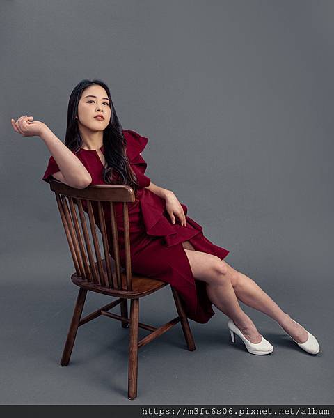 Chuer Huang_全身形象照_大研創意.jpg