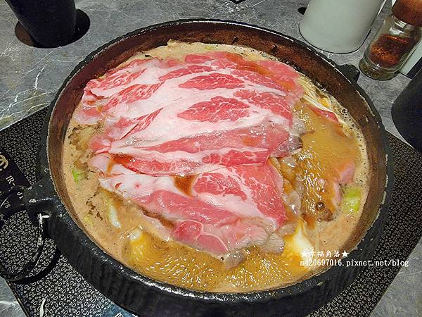《台中南屯》多種肉品選擇壽喜燒頂級好肉吃到飽。壽喜燒一丁（永