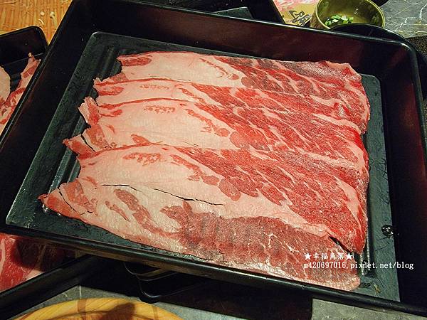 《台中南屯》多種肉品選擇壽喜燒頂級好肉吃到飽。壽喜燒一丁（永