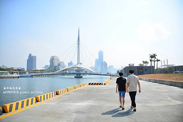 《高雄鹽埕》大港橋