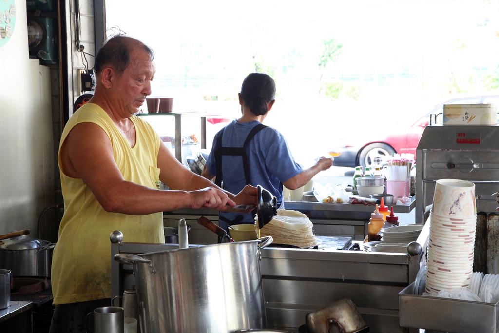 台南早餐 素食風味的傳統早餐店 竟然默默地開業超過30年 府安路無名素食早點 熱血玩台南 跳躍新世界 台南早餐 素食風味的傳統早餐店 竟然默默地開業超過30年 府安路無名素食早點 熱血玩台南 跳躍新世界