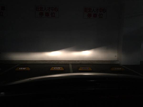 原廠鹵素燈.jpg 原廠鹵素燈.jpg