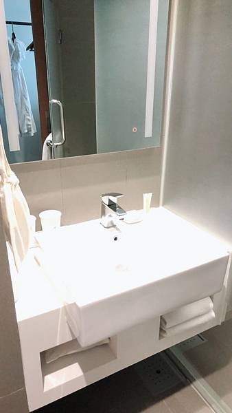 UNADJUSTEDNONRAW_thumb_3910.jpg UNADJUSTEDNONRAW_thumb_3910.jpg