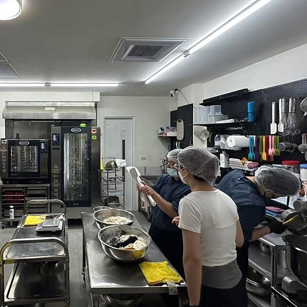 🍬 從手心開始的甜:拾參馬卡龍烘焙日誌