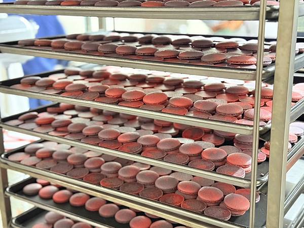 拾參馬卡龍門市日誌 : 我們在櫃台後