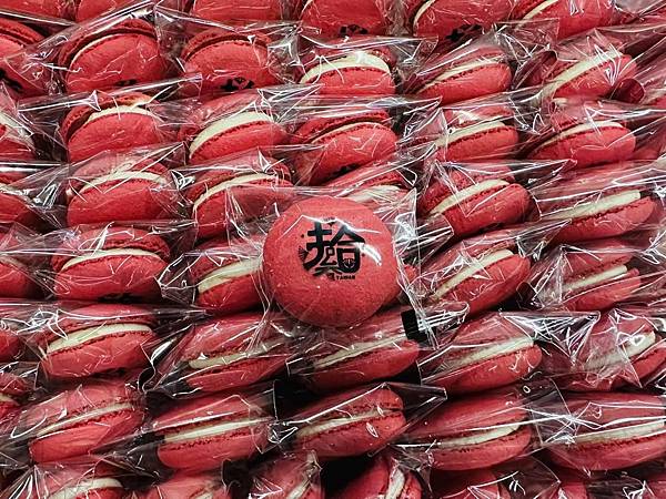 拾參馬卡龍門市日誌 : 我們在櫃台後