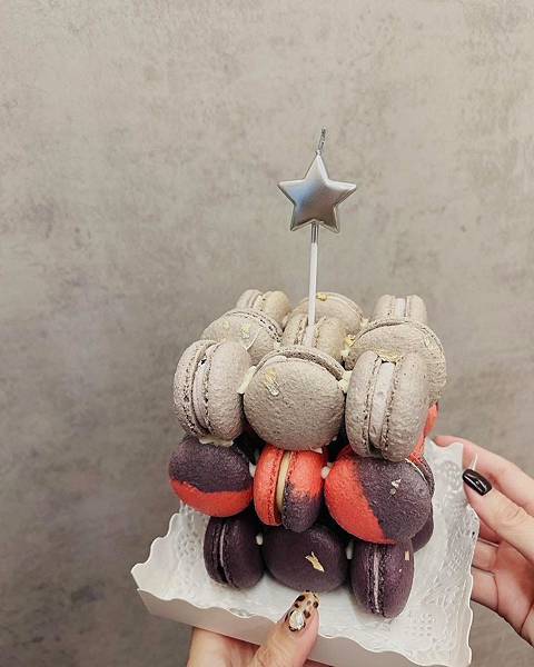 當今年走到最後一頁,拾參馬卡龍依然想陪你一口溫柔