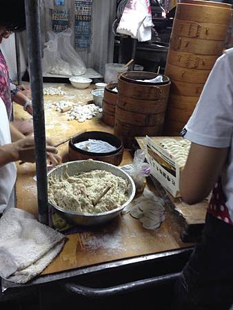 彰化花壇 鍋貼大王 在地人推薦的排隊小吃 皮薄不油膩 樂咖女孩の食況報導 噗蕾 趴趴走 痞客邦